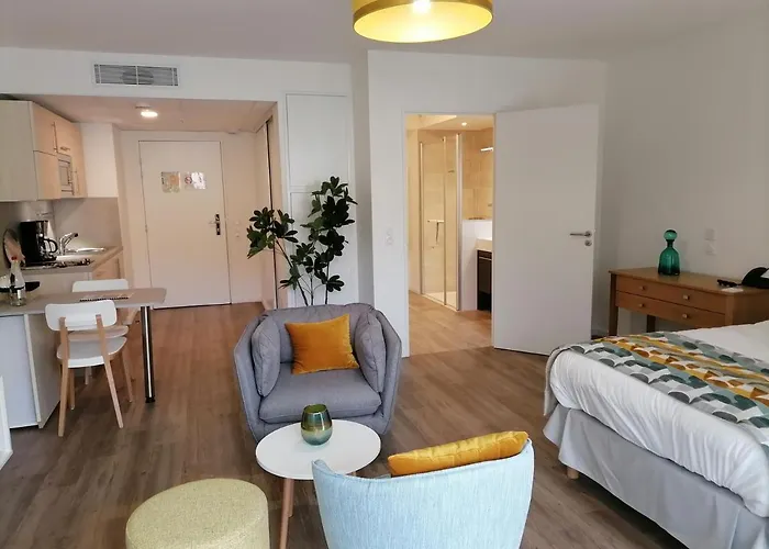 Résidence Services Seniors Domitys Les Eaux Vives 4*