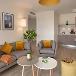Services Seniors Domitys Les Eaux Vives 아파트호텔