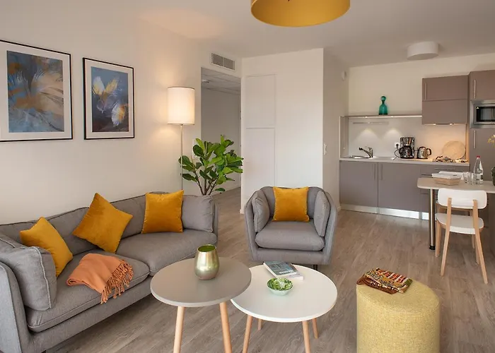 Résidence Services Seniors Domitys Les Eaux Vives Apartahotel