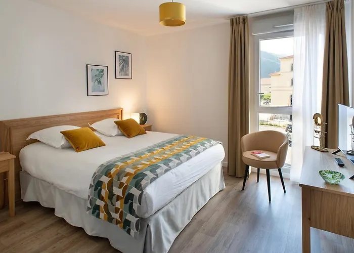 Aparthotel Services Seniors Domitys Les Eaux Vives